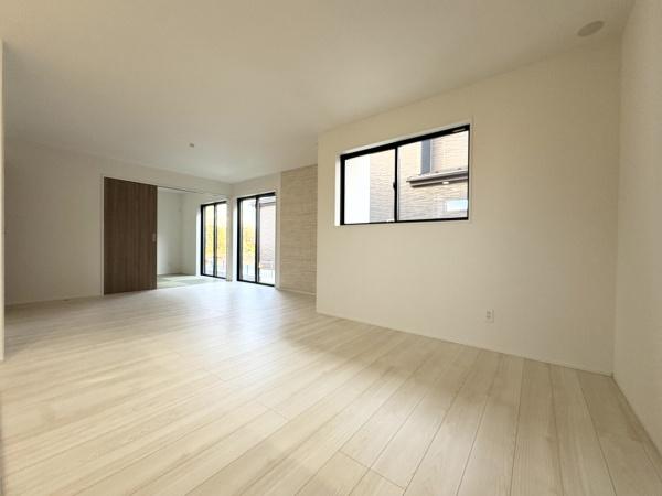 グラファーレ　富里市　御料　全９棟　３号棟のリビング画像