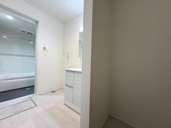 グラファーレ　富里市　御料　全９棟　８号棟の洗面台・洗面所画像