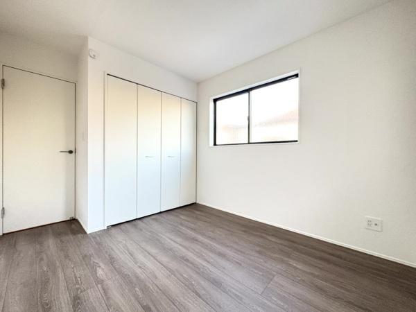 グラファーレ　富里市　御料　全９棟　８号棟の洋室画像