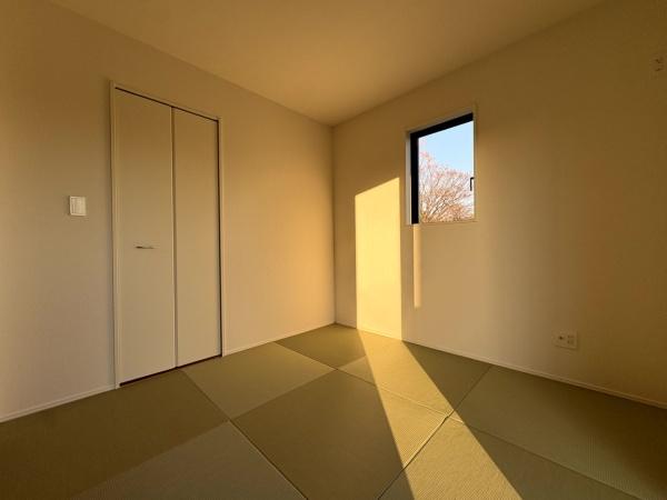 グラファーレ　富里市　御料　全９棟　９号棟の和室画像