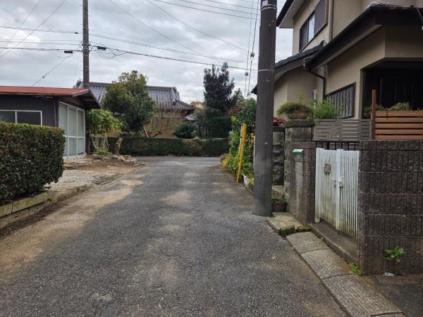 富里市　七栄（とみさとし　ななえ）の前面道路含む現地写真画像