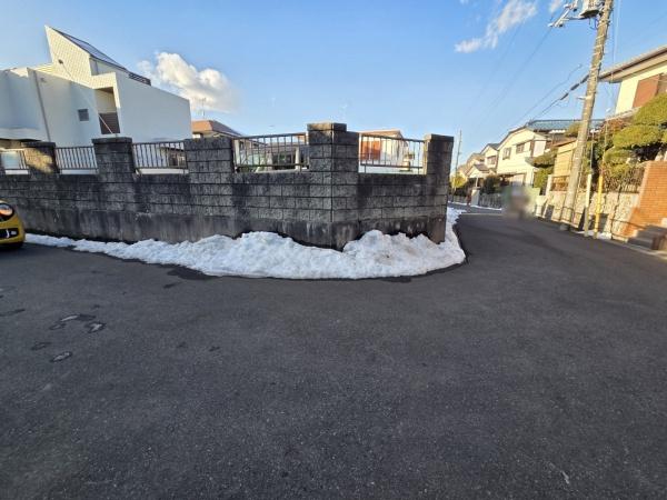 千葉市緑区あすみが丘東2丁目 全2棟 2号棟の前面道路含む現地写真画像
