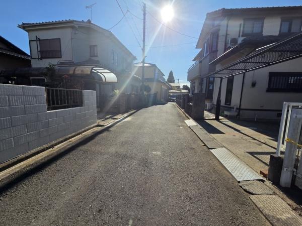 八街市 八街に(やちまたし やちまた に)の前面道路含む現地写真画像