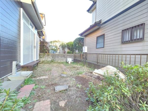 八街市 八街ろ (やちまたし やちまた ろ)の庭画像