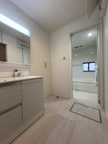 グラファーレ 佐倉市 石川3期 全4棟 3号棟の洗面台・洗面所画像