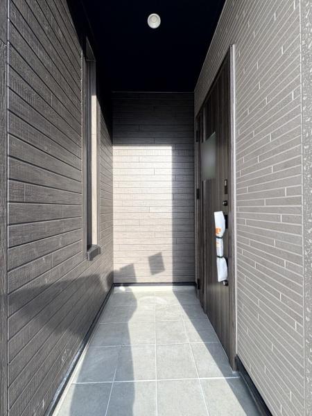 グラファーレ 佐倉市 石川3期 全4棟 3号棟の玄関画像