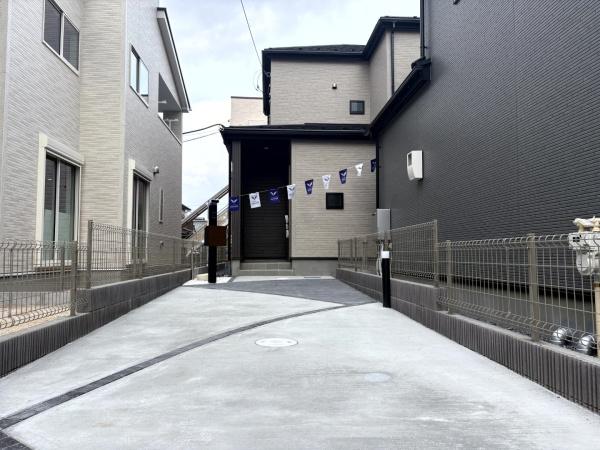 グラファーレ 佐倉市 石川3期 全4棟 3号棟の駐車場画像