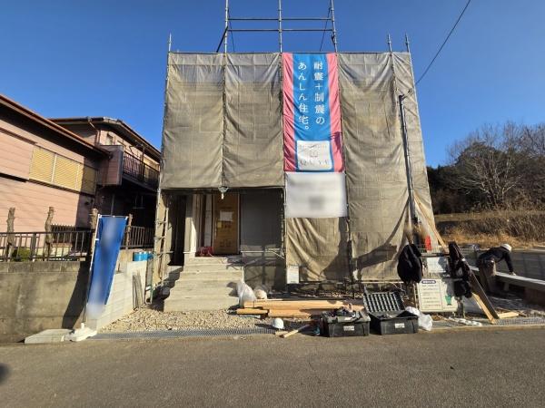 クレイドルガーデン　八街市文違第６全１棟１号棟の前面道路含む現地写真画像