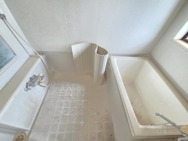 山武郡芝山町 新井田(にいだ)のバス画像