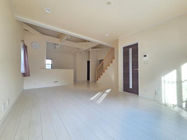 東金市 日吉台1丁目のリビング画像