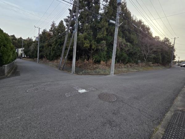 東金市 日吉台1丁目の前面道路含む現地写真画像