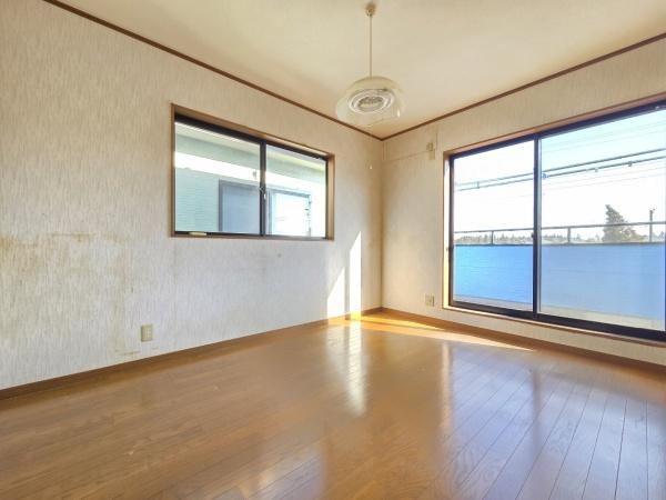 八街市勢田の中古一戸建の洋室画像