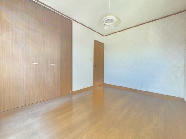 八街市勢田の中古一戸建の洋室画像