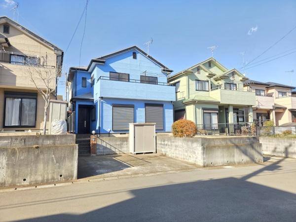 八街市勢田の中古一戸建の前面道路含む現地写真画像