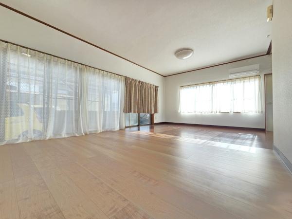 大網白里市 富田(おおあみしらさとし とみだ)のリビング画像