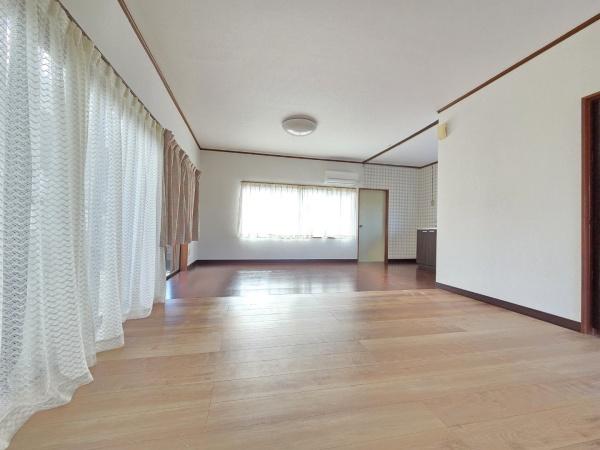 大網白里市 富田(おおあみしらさとし とみだ)のリビング画像