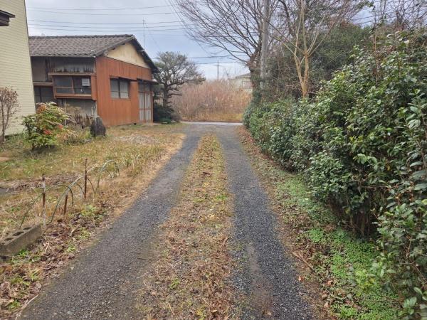 八街市　八街い（やちまたし　やちまた　い）の前面道路含む現地写真画像