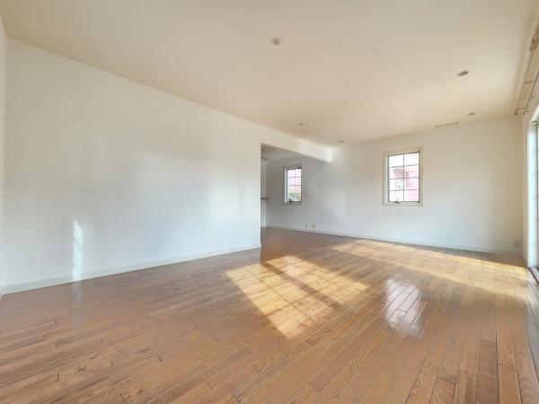 大網白里市 季美の森南5丁目のリビング画像