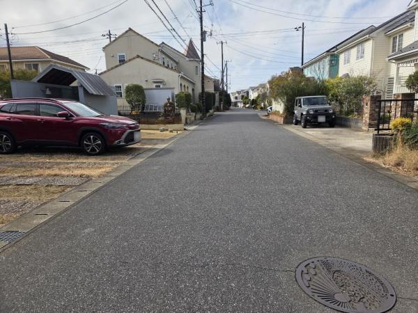 大網白里市 季美の森南5丁目の前面道路含む現地写真画像