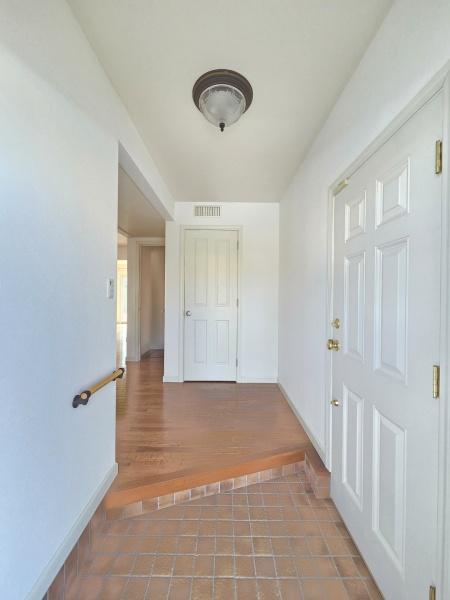 大網白里市 季美の森南5丁目の玄関画像