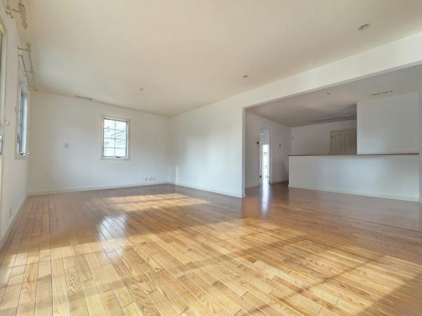 大網白里市 季美の森南5丁目のリビング画像