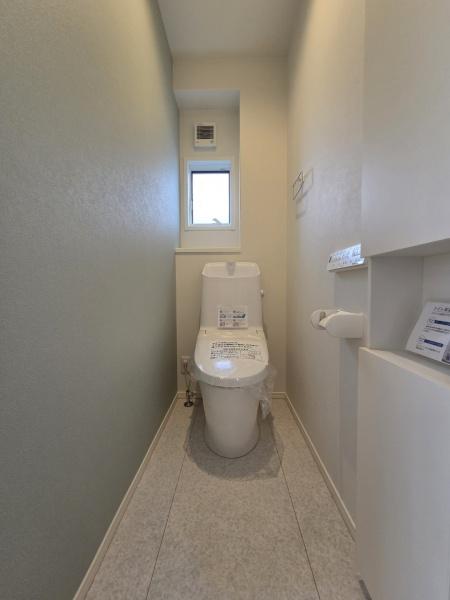 成田市　並木町　全３区画　１号棟のトイレ画像