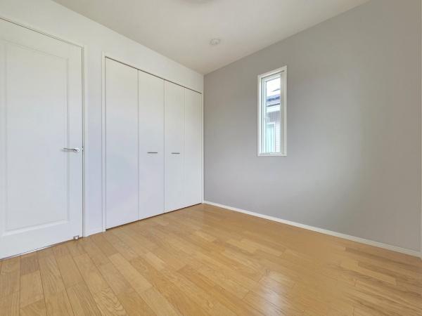 成田市　並木町　全３区画　１号棟の洋室画像