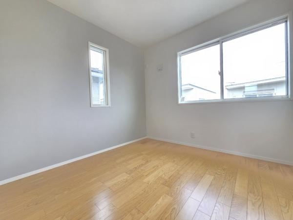 成田市　並木町　全３区画　１号棟の洋室画像