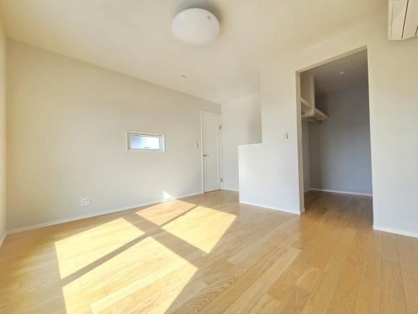 成田市　並木町　全３区画　１号棟の洋室画像