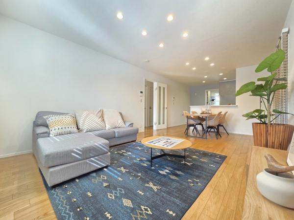 成田市　並木町　全３区画　１号棟のリビング画像