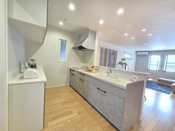 成田市　並木町　全３区画　１号棟のキッチン画像