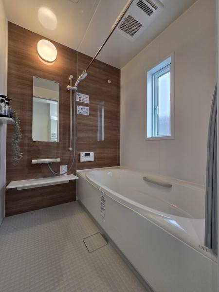 成田市　並木町　全３区画　１号棟のバス画像