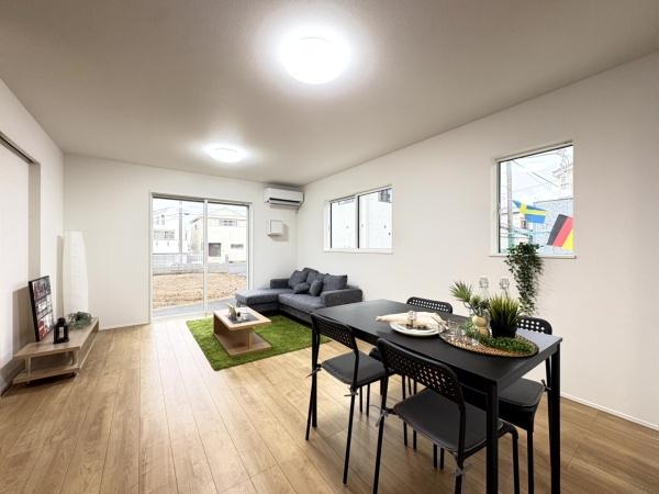 リナージュ　佐倉市　生谷　第１期　全１棟　１号棟のリビング画像