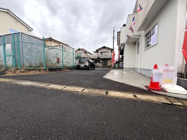 リナージュ　佐倉市　生谷　第１期　全１棟　１号棟の前面道路含む現地写真画像