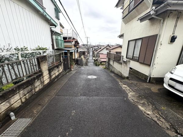 リナージュ　佐倉市　生谷　第１期　全１棟　１号棟の前面道路含む現地写真画像