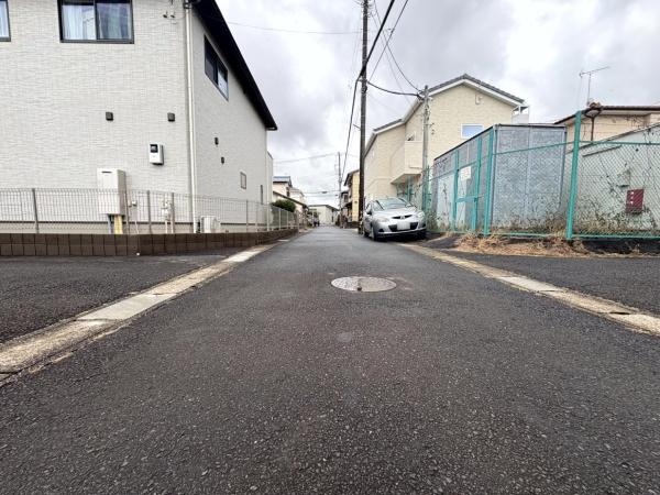 リナージュ　佐倉市　生谷　第１期　全１棟　１号棟の前面道路含む現地写真画像
