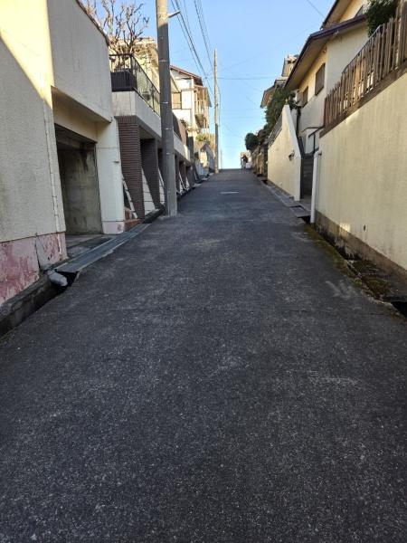 佐倉市 千成1丁目(さくらし せんなり)の前面道路含む現地写真画像