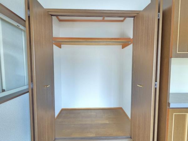 東金市　極楽寺　（とうがねし　ごくらくじ）の収納画像