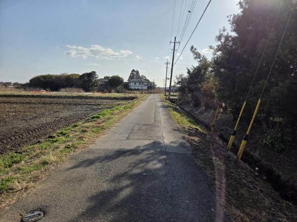 大網白里市 南横川の前面道路含む現地写真画像