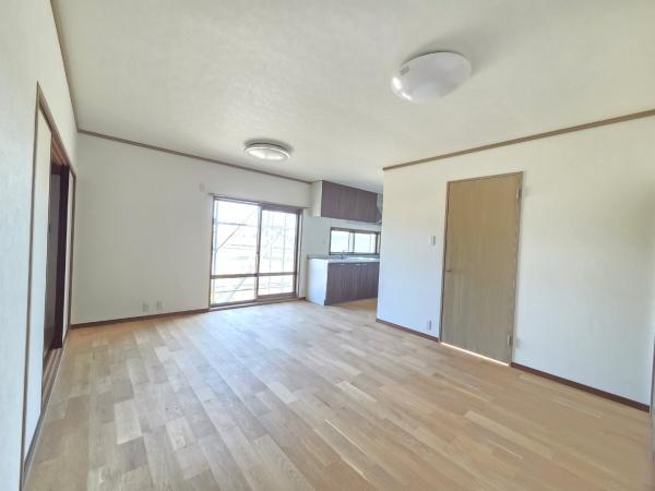 大網白里市 南横川のリビング画像