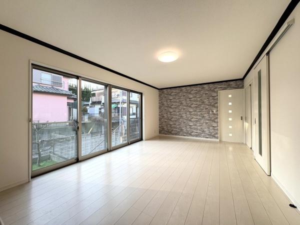 富里市 根木名(とみさとし ねこな)のリビング画像