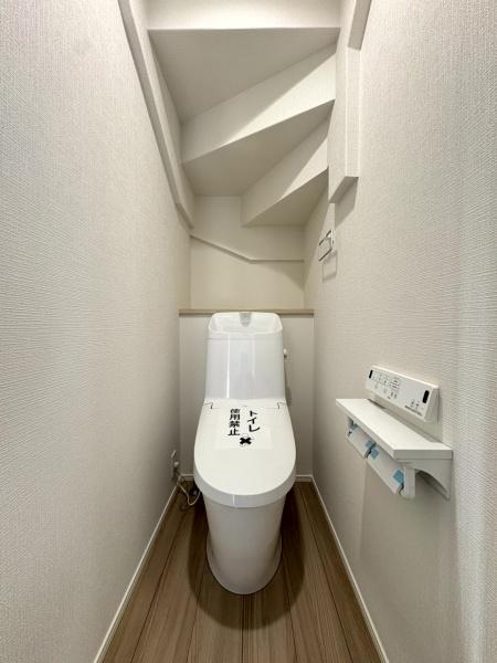 リナージュ佐倉市千成1丁目 第1期全1棟1号棟のトイレ画像