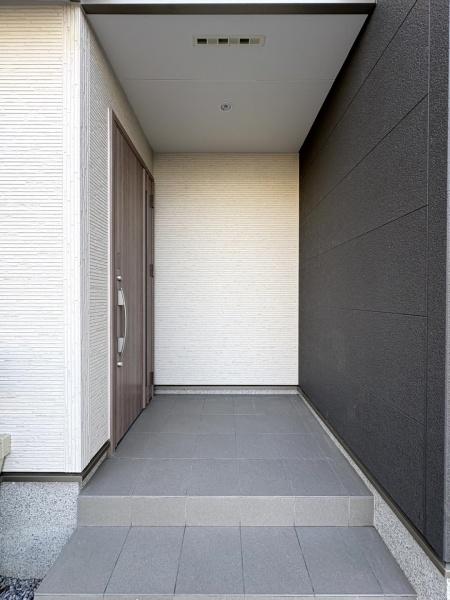 リナージュ佐倉市千成1丁目 第1期全1棟1号棟の玄関画像