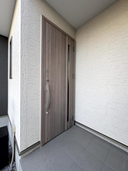 リナージュ佐倉市千成1丁目 第1期全1棟1号棟の玄関画像