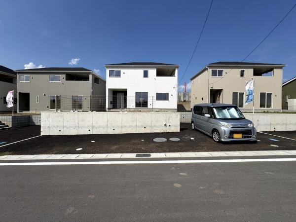 クレイドルガーデン富里市七栄 第33全14棟6号棟の前面道路含む現地写真画像