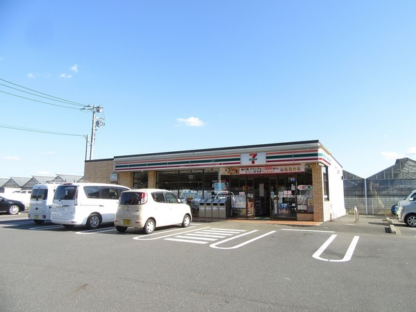 クレイドルガーデン富里市七栄　第33全14棟11号棟のコンビニ画像