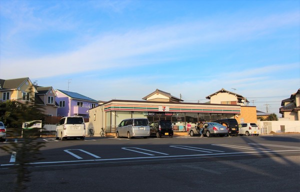 クレイドルガーデン富里市七栄第34・7棟・１号棟のコンビニ画像