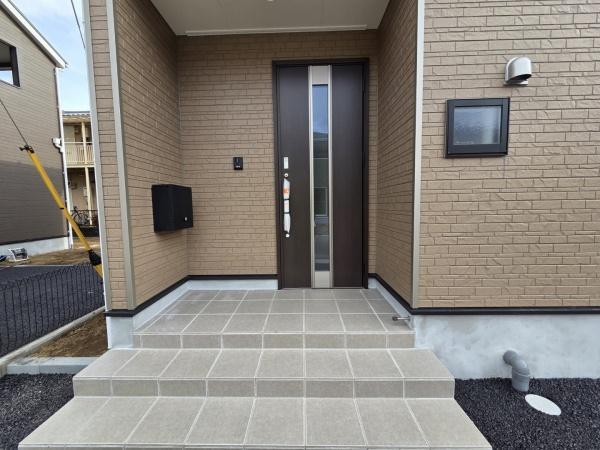 クレイドルガーデン富里市七栄第34・7棟・2号棟の玄関画像