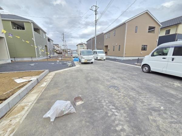 クレイドルガーデン富里市七栄第34・7棟・５号棟の前面道路含む現地写真画像
