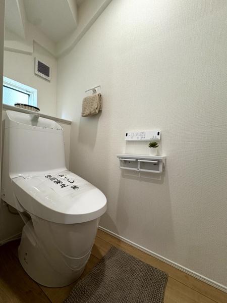 リナージュ佐倉市千成3丁目第1期全1棟1号棟のトイレ画像